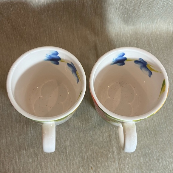 PIER 1 IMPORTS Set of 2 Mugs Floral Tiny Chips on One Mug 12 oz - Picture 4 of 8